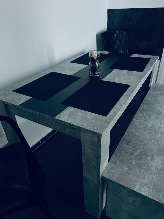 Appartamento 2-zimmer Am Maybachufer Berlino